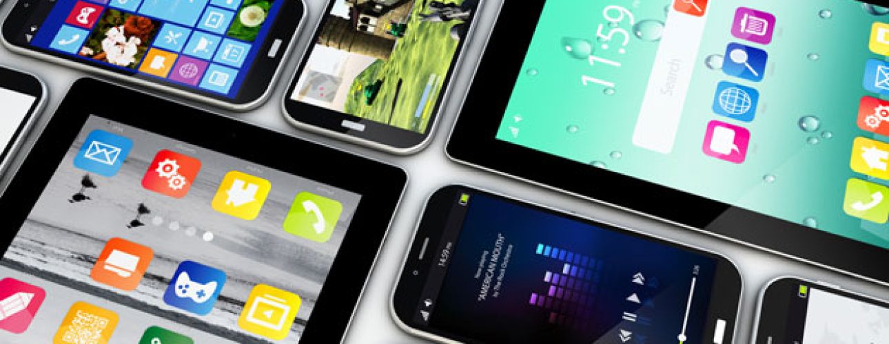 smartphones-nebeneinander-gelegt